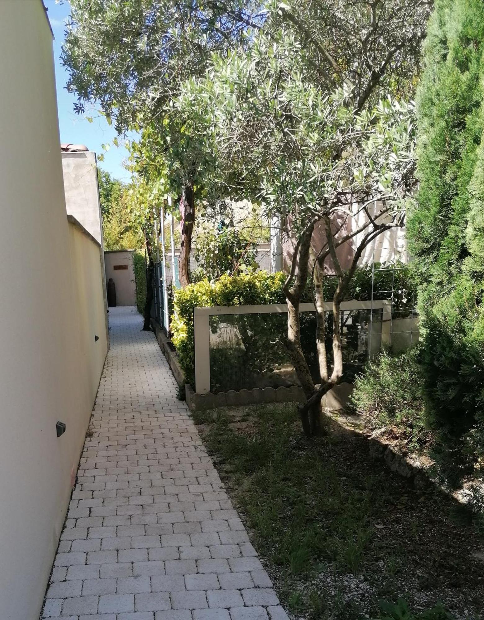 A L'Ombre De L'Olivier Daire LʼIsle-sur-la-Sorgue Dış mekan fotoğraf